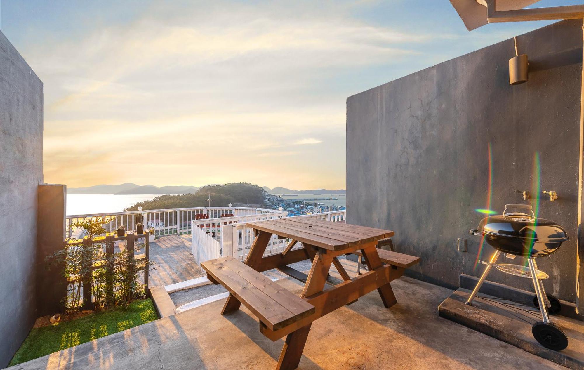Whales Dream Pensión Namhae Habitación foto