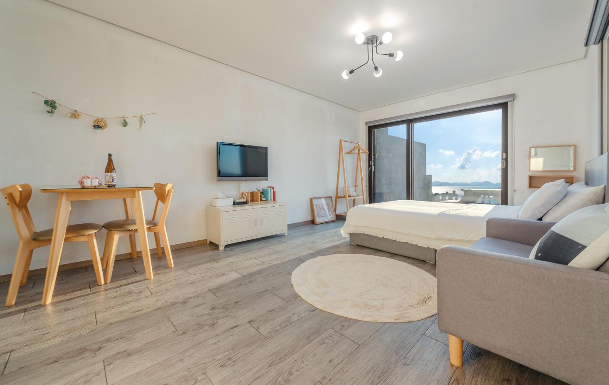 Whales Dream Pensión Namhae Habitación foto