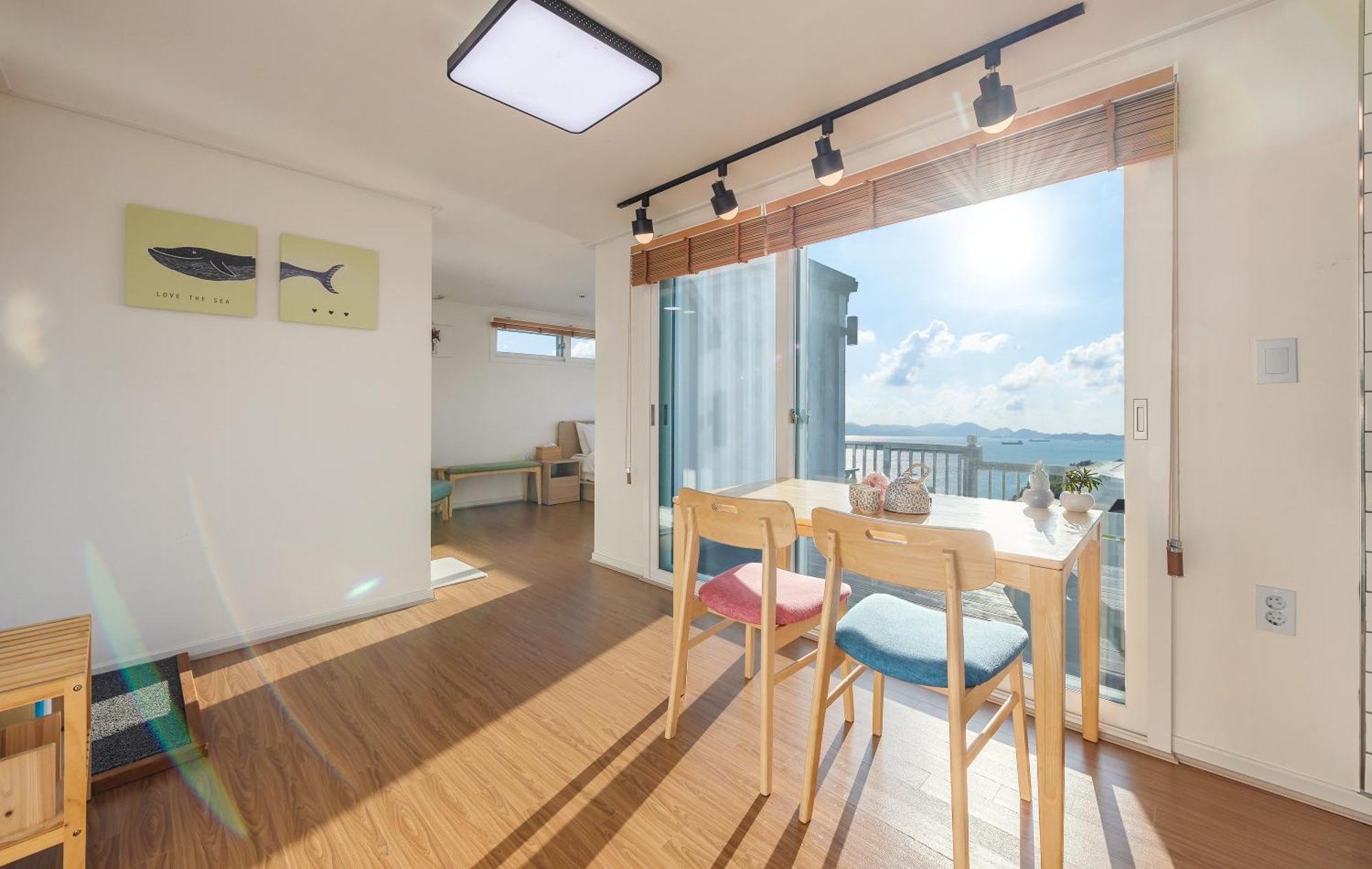 Whales Dream Pensión Namhae Habitación foto